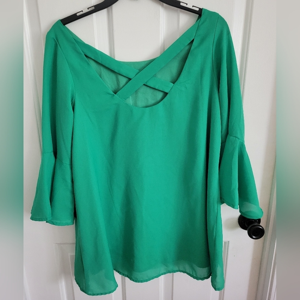 Judith March Women's Green Bell Sleeve Embroidered Blouse Size Large - Picture 4 of 6